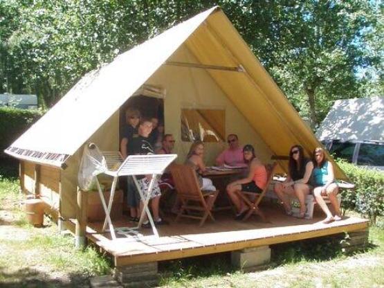 Lodge PINSON tent (Sunday)
