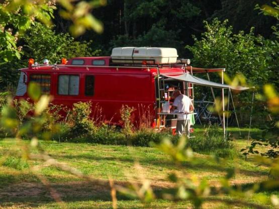 C010 Emplacement caravane + voiture + electricité