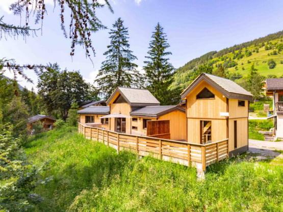 Gamme Chrystal - Chalet Ulysse 54m² 3 bedrooms + semi-covered terrace 24m² with Nordic bath