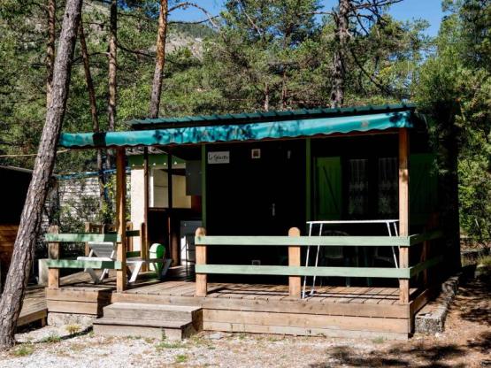 Bungalow without toilet block