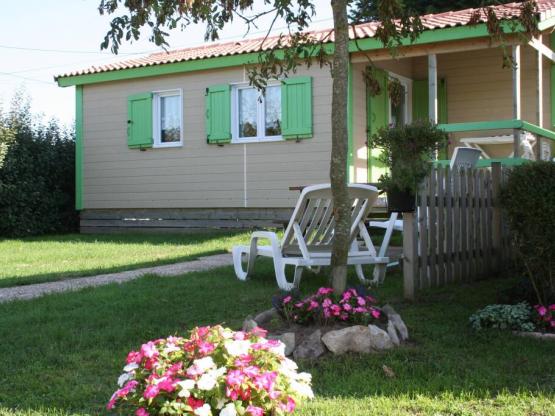 Chalet Confort+  26,5 m² (2 bedrooms) + sheltered  terrace + TV