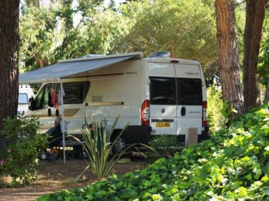 Comfort Package (1 tent, caravan or motorhome / 1 car / electricity 10A)