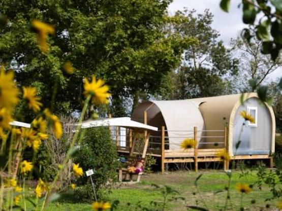 Family hiking pitch package (without electricity and without motor vehicles)