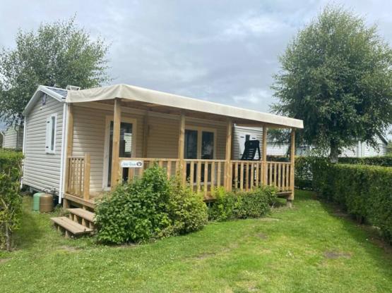 Mobile-Home (3 bedrooms) with covered terrace