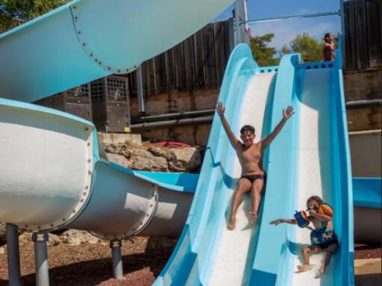 Pitch with car + tent/caravan or camping-car + electricity 10A