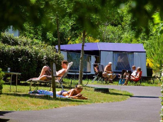 Package: Pitch + car + tent or caravan + electricity 10A