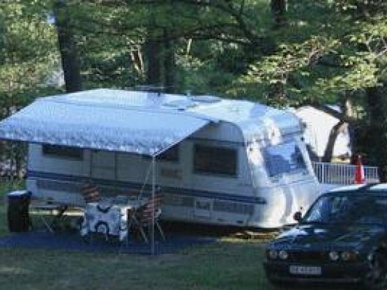 Pitch : 1 pers, 1 car, 1 tent / caravan or camping-car