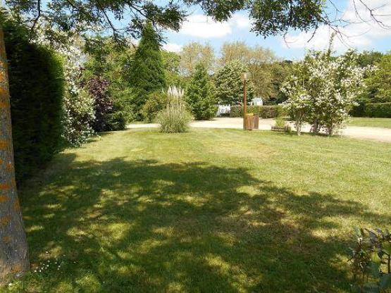 Confort pitch - Electricity 6A - Water - Drainage point - Pink zone