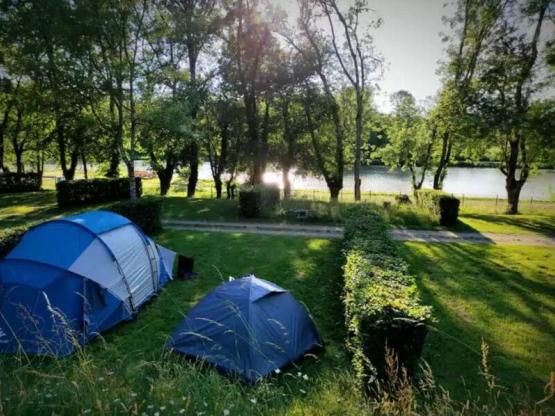Standard Package (1 tent, caravan or motorhome / 1 car / electricity 10A)