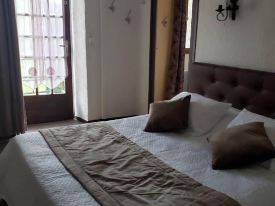 room of hote 6 persons