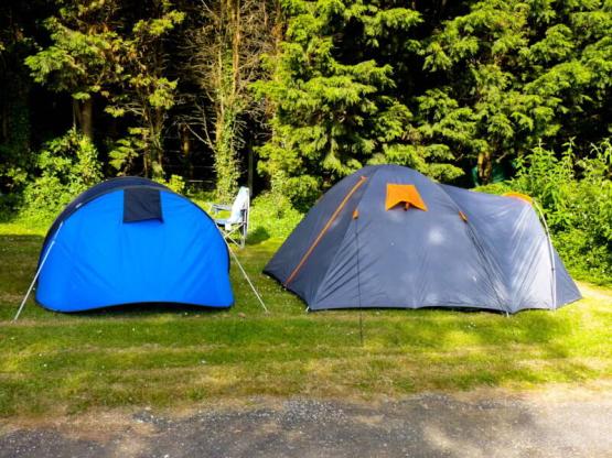 NATURE PACKAGE : Pitch + 2 people + 1 vehicle + 1 tent or caravan (without electricity)