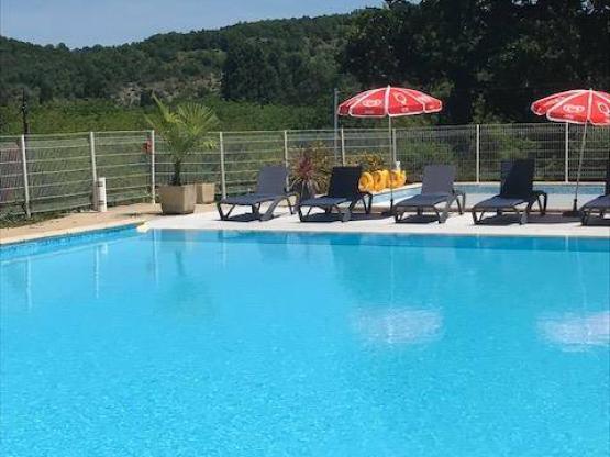 Raclet Safari Tent - 4 people -  2 bedrooms with 2 beds (160 x 205) - fitted kitchen - garden furniture