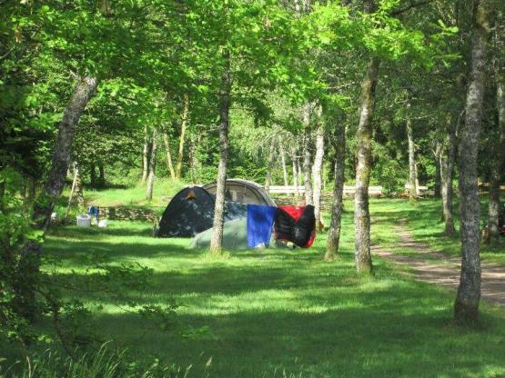 Package A: Pitch without electricity, 1 tent, caravan or motor home + vehicle parking