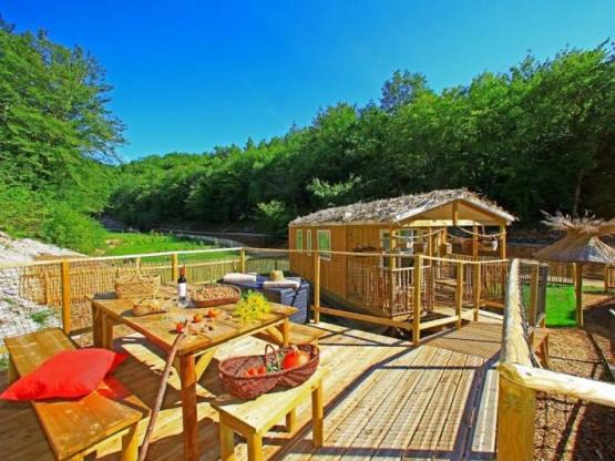 La Palanca (La Passerelle) / 2 bedrooms - sheltered terrace (with private facilities)