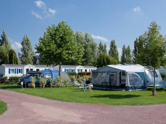 Grand Confort Stellplatz (strom 16Amp +Abwasser-/ Fließwasseranschluss)