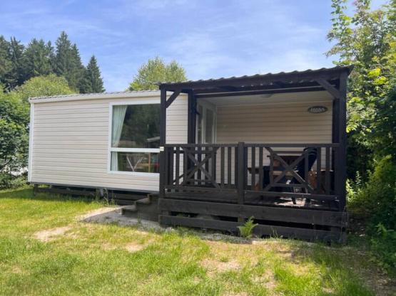 Bungalow 28m² with wooden terrace