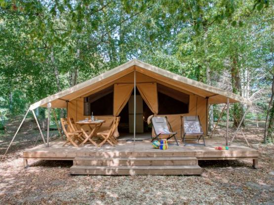 Tente Safari Confort 25m² (2 bedrooms) - without toilet blocks + sheltered terrace