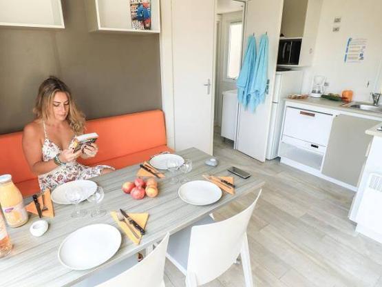 Mobilhome Azur Sérénité 24 m² - Private hot tub - 3 rooms - 2 bedrooms - Air conditioning