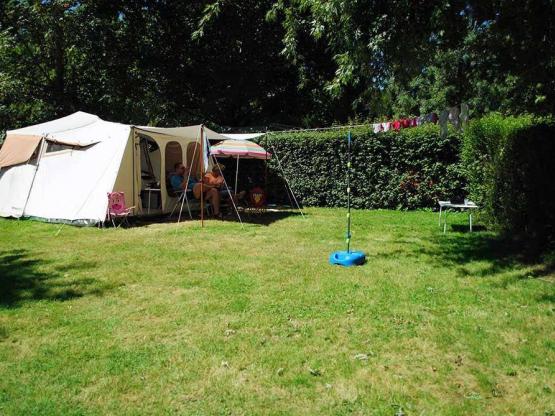 Standplaats - elektriciteit - auto op standplaats **