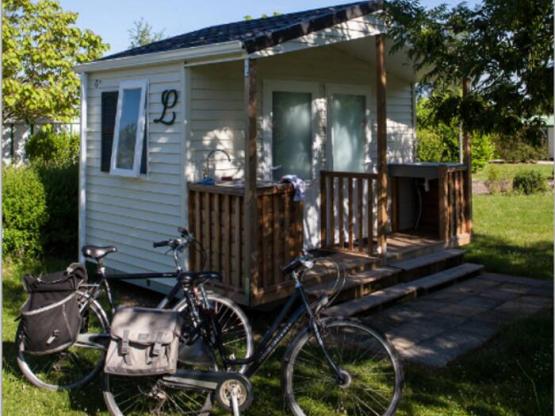 Castel Suite : luxury pitch  Luxe 180m²with private bathroom - electricity 16A