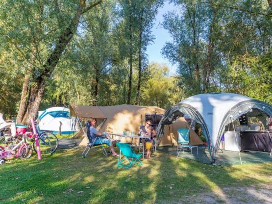 Pitch NATURE :  1 Car   Tent /Caravan / Camper