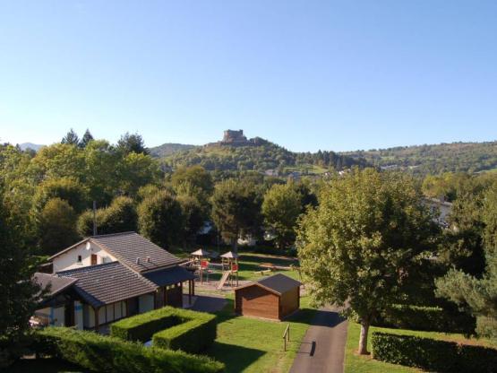 Camping : Pitch "Grand Confort" with watertap and drainage