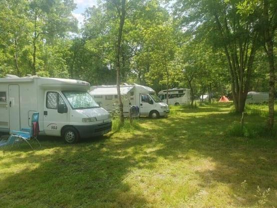 Pitch with 10A electricity (motorhome, van, caravan, tent)