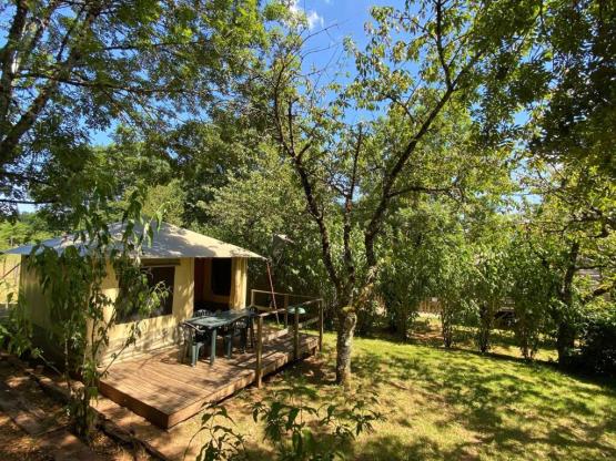 CANVAS BUNGALOW 16m2  2 Bedrooms 4 People Rental from Sunday to Sunday in July and August