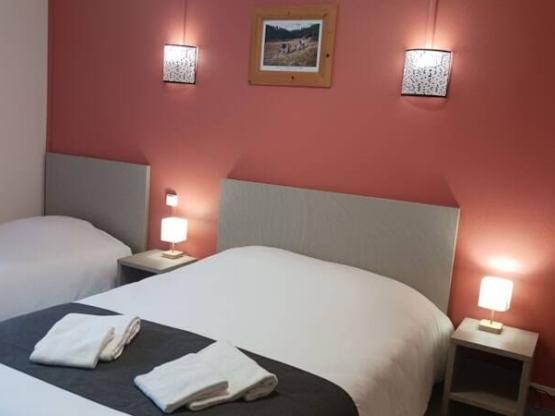 11/ Bedroom for 2 or 3 persons