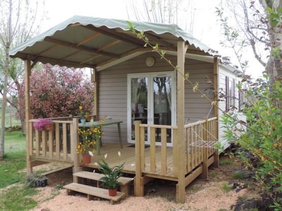 Mobilheim TRIGANO VIP. 1 Zimmer 20 m2 + 10 m2 überdachte Terrasse