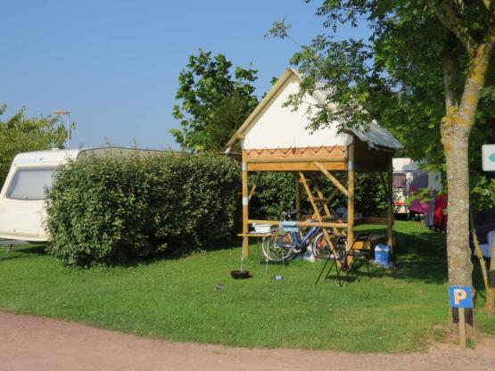 Tent Bivouac on piles STANDARD 5m² - 1 bedroom - without toilet blocks - without electricity