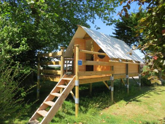 Mini Teepee on piles STANDARD 8m² - 1 bedroom - electricity 10A  + Terrace - without toilet blocks