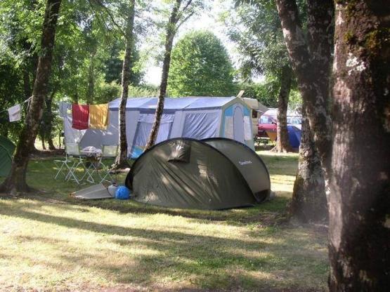 Nature Pitch -   2 people - vehicle + tent or caravan or Camping-car