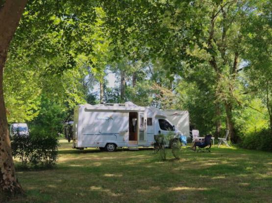 Nature Pitch - 130m² -  2 people - vehicle + tent or caravan or Camping-car