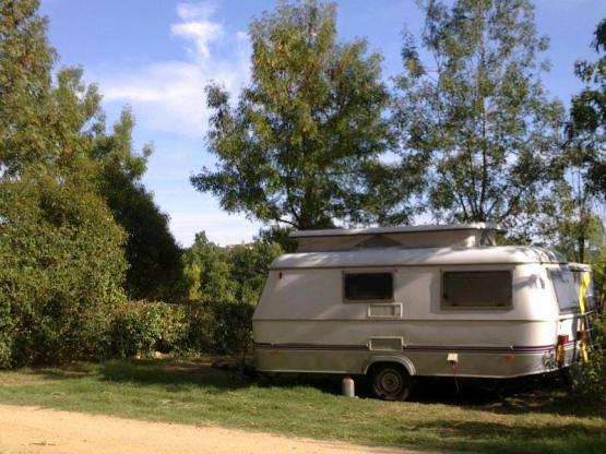Pauschale: Stellplatz + 1 Fahrzeug + Strom