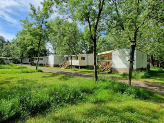 Mobil home 18 m² (2 bedrooms)  sheltered terrace + TV