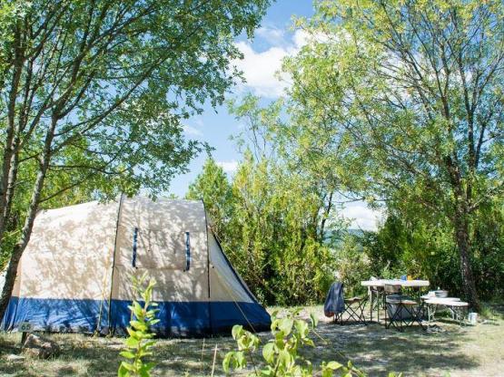 Stellplatz Komfort (1 Zelt, Wohnwagen, Wohnmobil / 1 Auto / Strom )