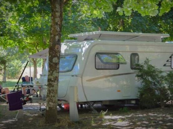 Pitch tent 80-100m² + 1 car + wifi free