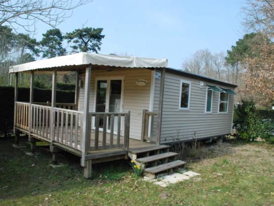 Mobilheim 2 Zimmer - überdachte Terrasse