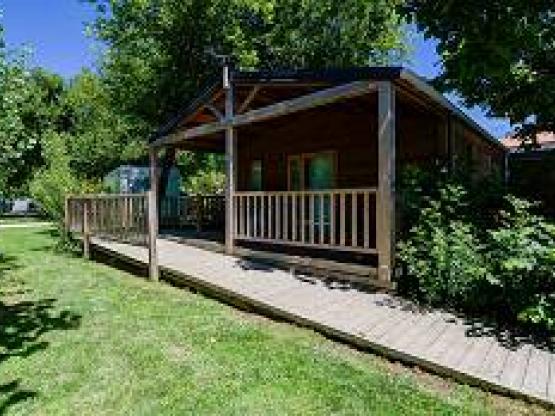 Chalet Confort 50m² (2 bedrooms) + sheltered terrace + TV adapted to the people with reduced mobilit