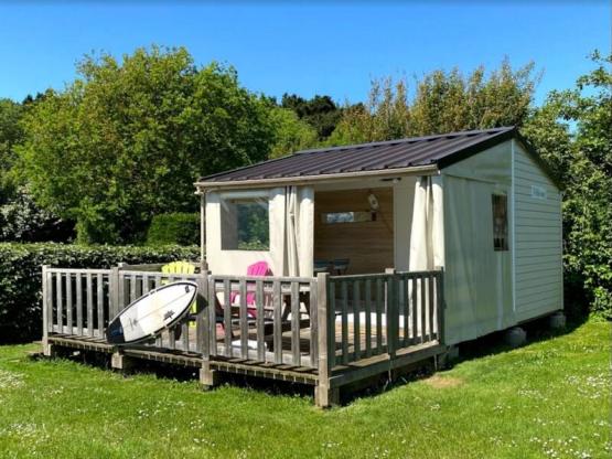 THE SURFER'S CABIN - 2 bedrooms (without bathrooms)