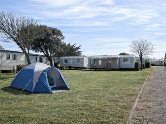 Pitch : car + tent/caravan or camping-car + electricity