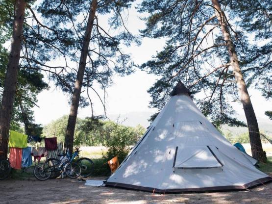 PREMIUM Pitch PACKAGE (view fields or river), persons and electricity extra