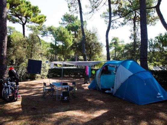 Tent pitch (Parc La Mer / Les Pins)