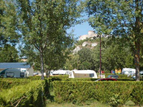 Package Pitch : 1 car + tent , caravan or camping-car + electricity 10A + water