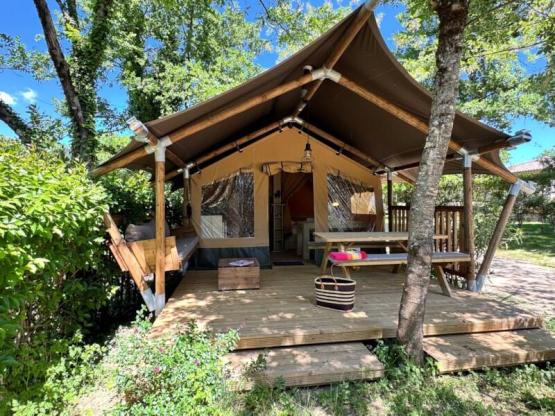Canadien Tent with Terrace