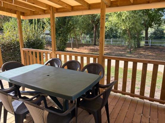 Mobile-home confort (3 bedrooms) + covered terrace