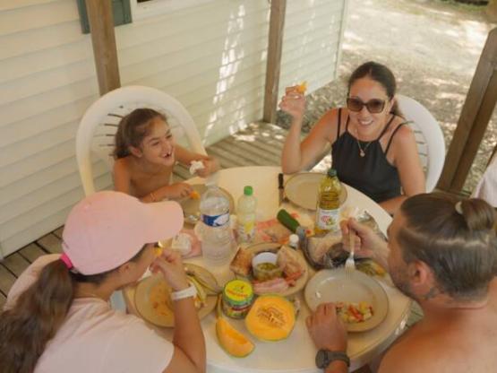 Mobile-home SUN 24m² - sheltered terrace - 2 bedrooms