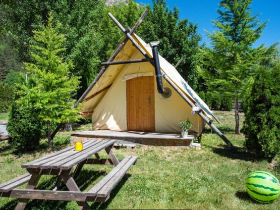 Tent Premium 21m² - with wood stove - without toilet blocks