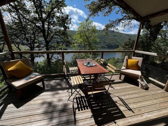 Wooden cabin Lodge Africa 39m² (2 bedrooms) + sheltered terrace